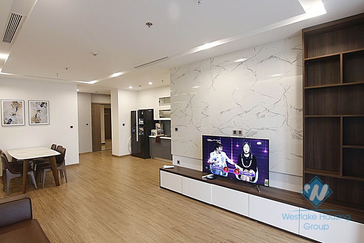 High floor three bedrooms apartment for rent in Vinhome Metropolis, Lieu Giai street, Ha Noi